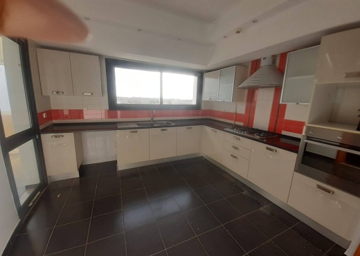 A louer un grand Duplex de 250 m² - Bien immobilier à {"id":23,"country_id":219,"name":"TUNIS","slug":"tunis"} - Image 2 - Sonia Immo - Agence Immobilière Sonia Immo