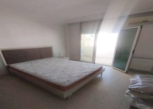A louer umS+2 retapé à neuf meublé - Bien immobilier à {"id":23,"country_id":219,"name":"TUNIS","slug":"tunis"} - Image 4 - Sonia Immo - Agence Immobilière Sonia Immo
